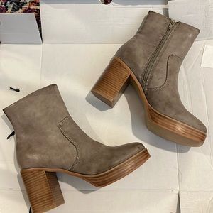 Never worn - size 8 - Shu Shop VERNITA ankle boots